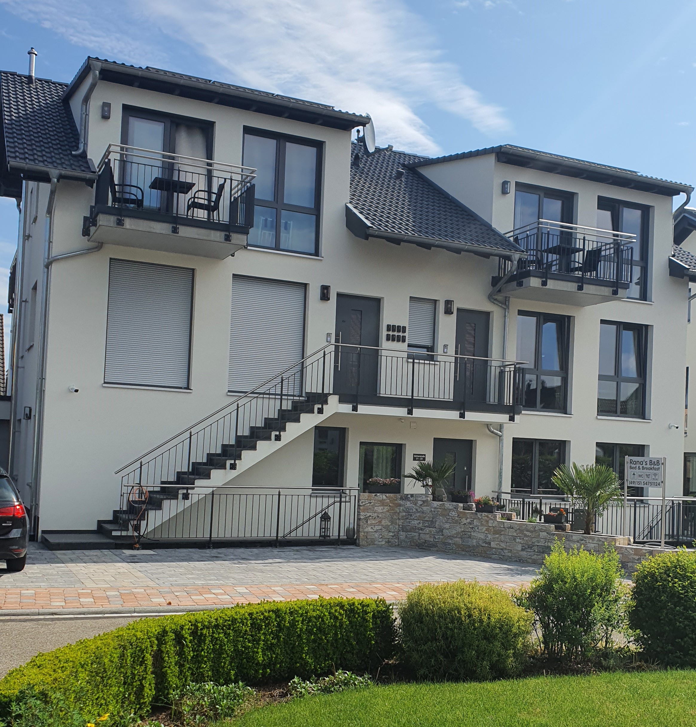 Rana's B&B Parkplätze direkt vor dem Haus