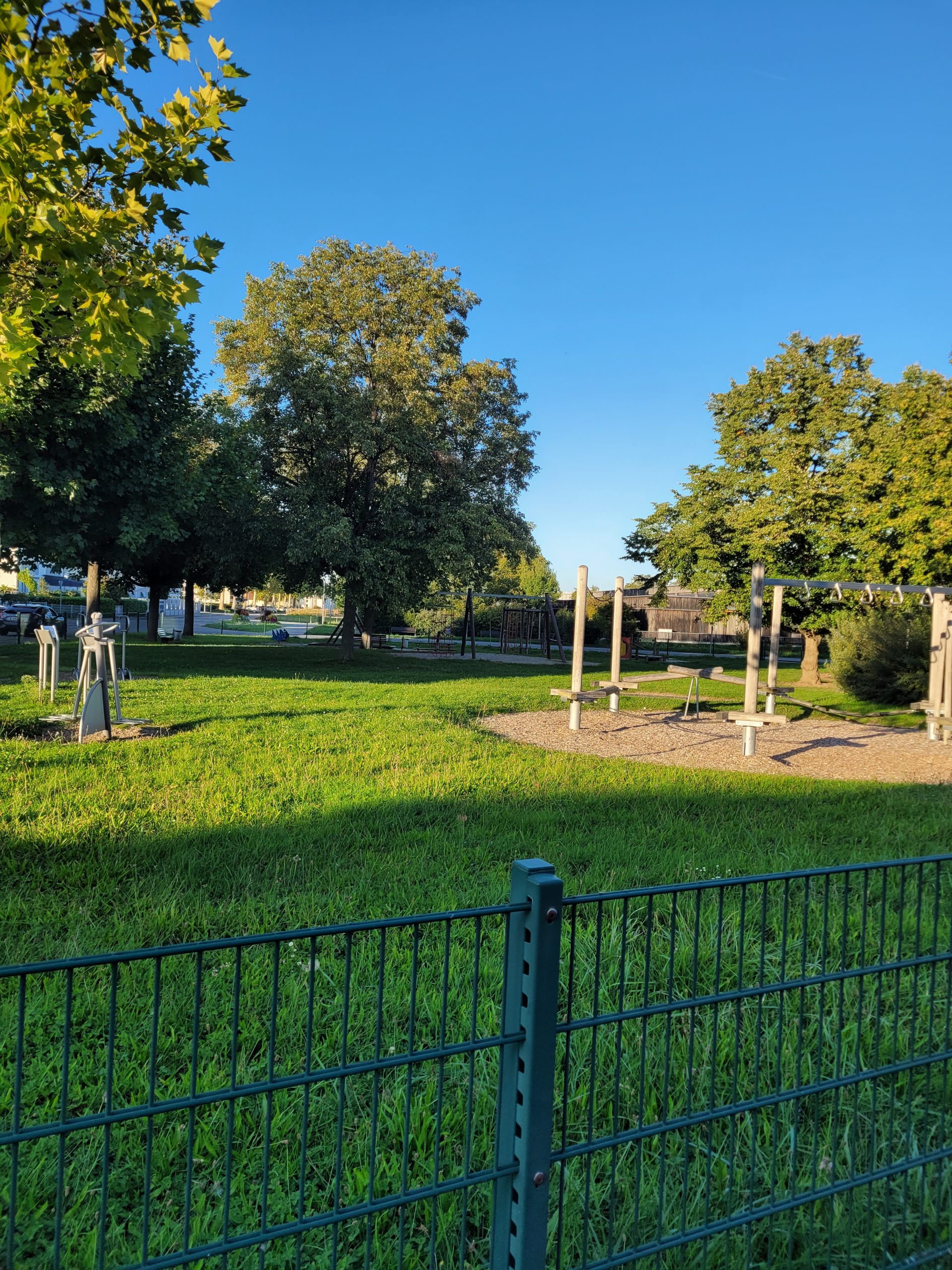 Spielplatz – nur 100m von Ranas B&B in Rust entfernt mit zahlreichen spiel-und turngeräten